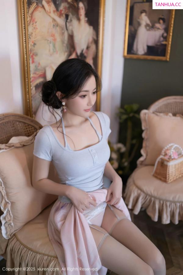 鱼子酱fish  [XiuRen]高清写真图 2025.08.15 No.10656 鱼子酱Fish 肉色丝袜第8张图片